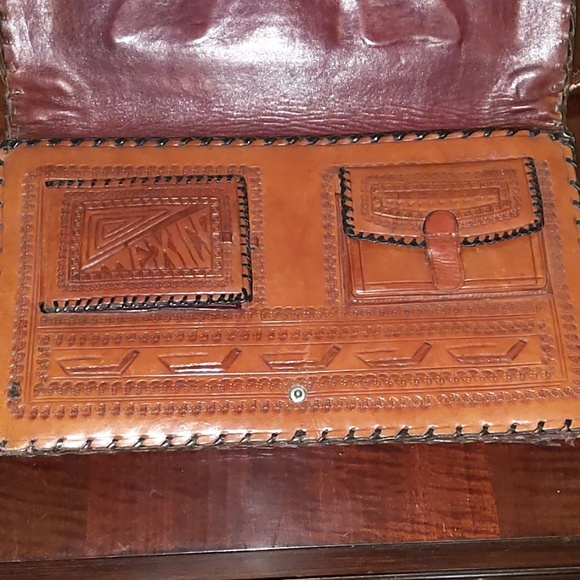 Hand Tooled Mexican Leather Bag - Picture 4 of 8